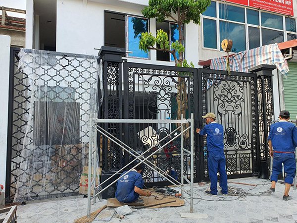Thợ sửa cửa sắt tại nhà Hà Nội