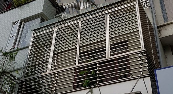 giá làm khung bảo vệ cửa sổ bằng inox Hà Nội