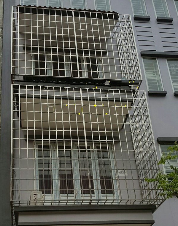 Khung inox sáng bóng, dễ vệ sinh