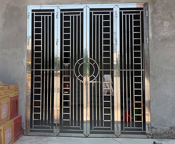 Cửa chính inox 4 cánh đẹp ở tại Hà Nội