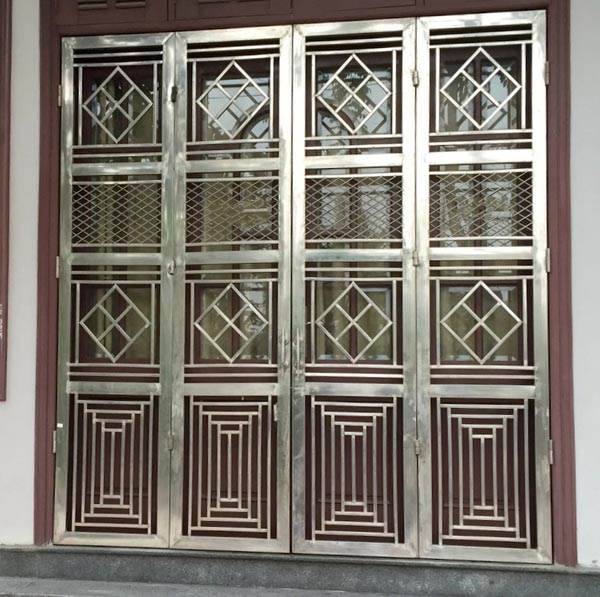 Cửa chính inox 4 cánh đẹp ở tại Hà Nội