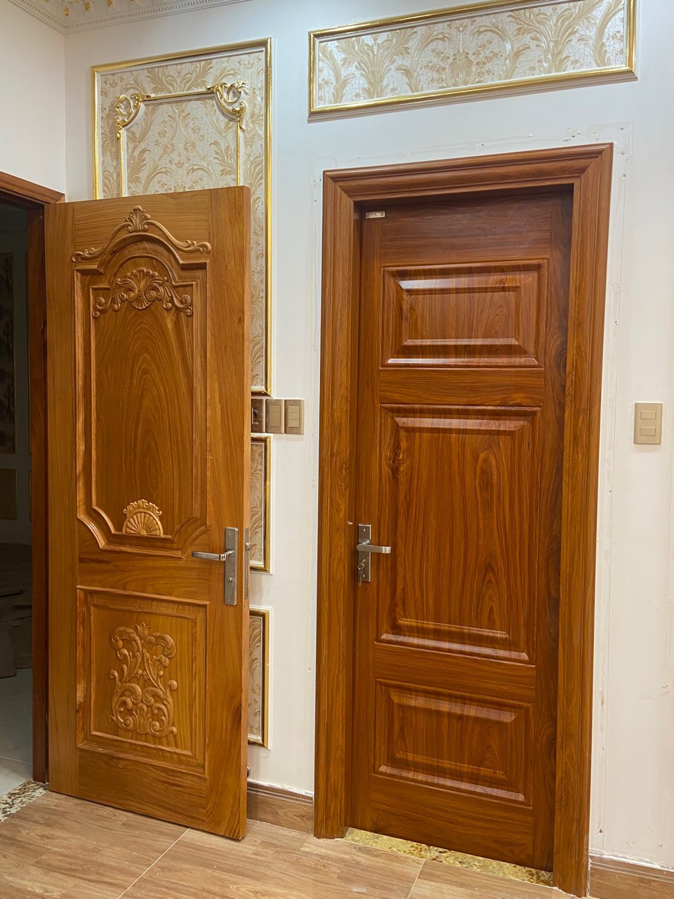 Cửa sắt vân gỗ 4 cánh tại Hà Nội