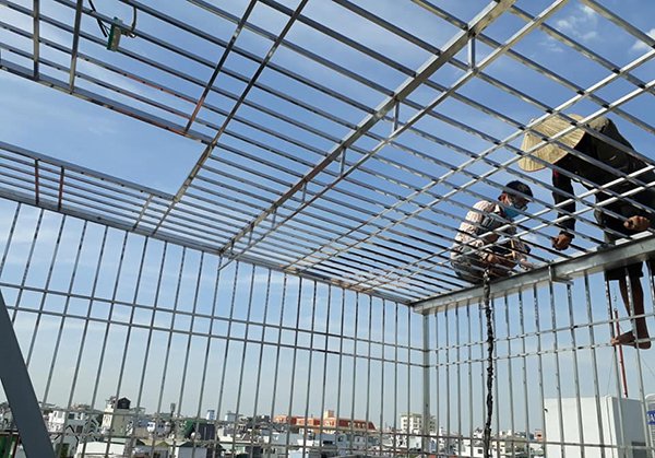 kiểu dáng tinh tế, vừa bảo vệ vừa tô điểm thẩm mỹ cho ban công