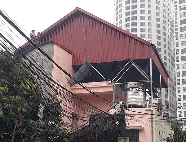 Lợp mái tôn nhà ống tại Hà Nội 