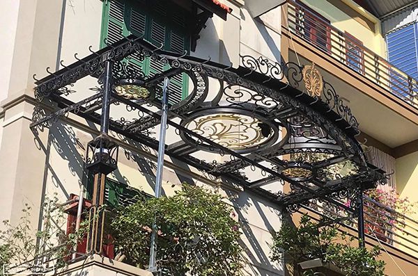 Mái hiên đẹp bằng tôn Hà Nội