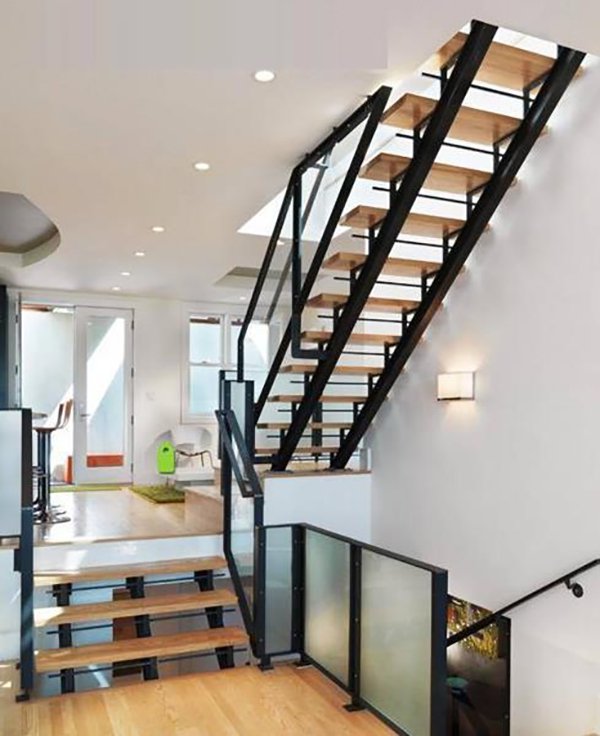 Lắp đặt cầu thang sắt đẹp giá rẻ tại Hà Nội