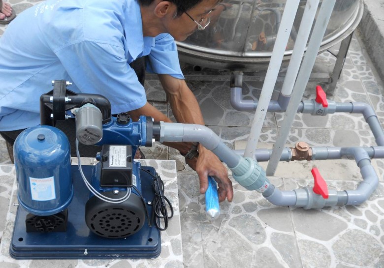 Sửa máy bơm nước, sửa điện nước tại nhà Hoàng Quốc Việt Hà Nội