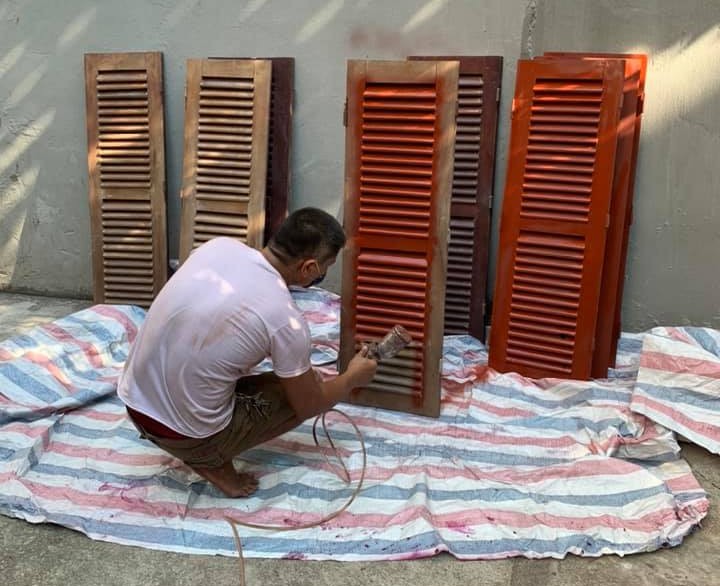 thợ đang thi công