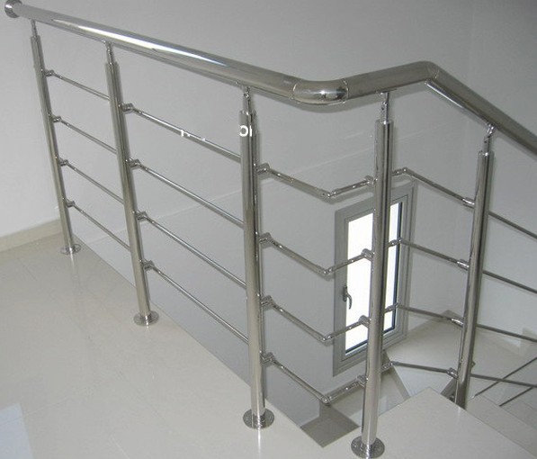 Giá mẫu cầu thang xoắn inox đẹp Hà Nội