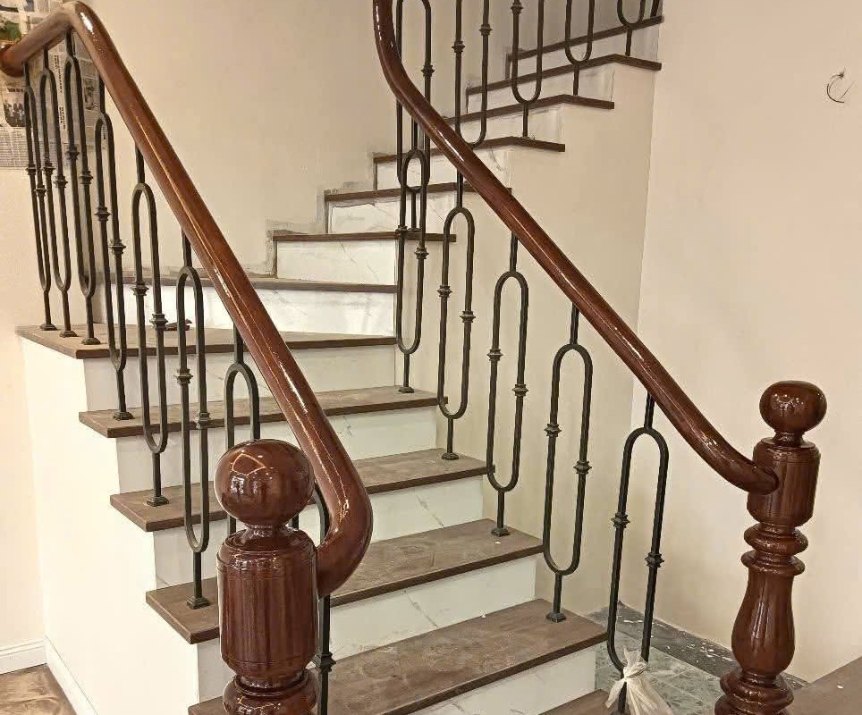 chi phí hợp lý, thi công nhanh gọn, mang lại vẻ sang trọng và bền đẹp cho không gian sống.