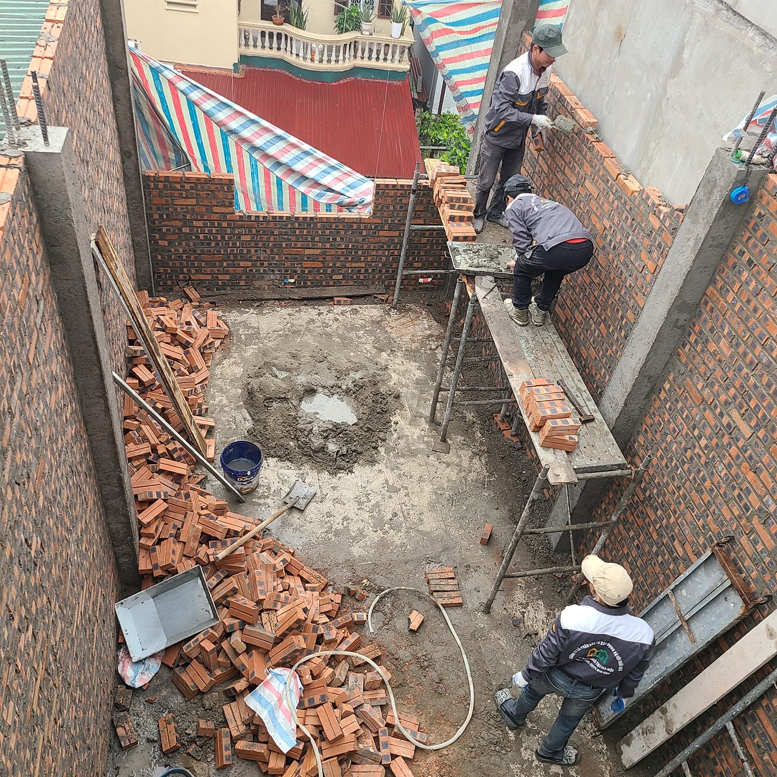 dịch vụ chuyên nghiệp, có hợp đồng, đảm bảo tiến độ