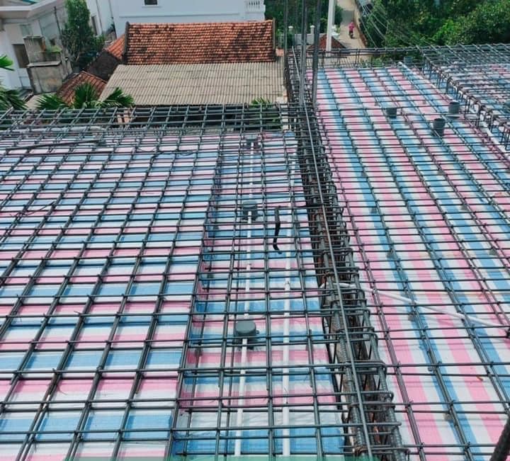 thợ đang thi công